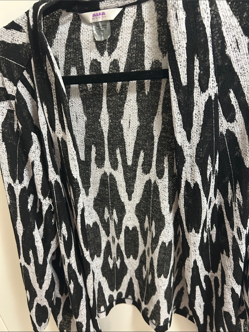 Alia Black and White Patterned Women's Top